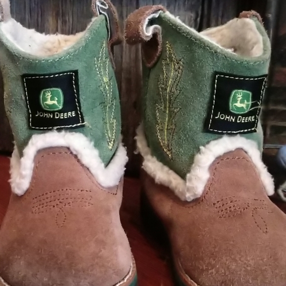 Boots - Picture 3 of 4